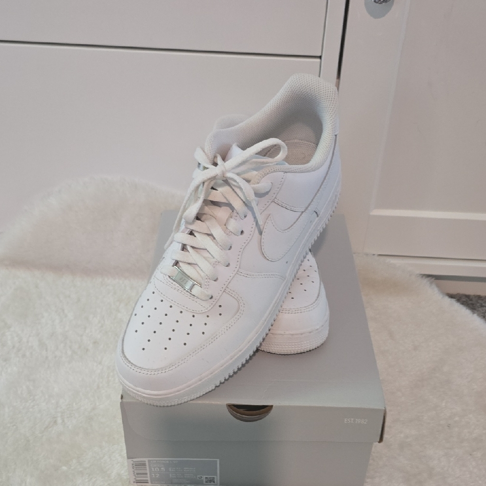 Nike Men 10.5 White Air Force 1